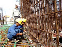 Xây móng rồi… chờ