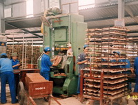 Vật liệu xây dựng xuống giá: Dân vui, doanh nghiệp buồn