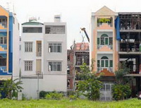 Xây nhà sai phép: Do dân sợ thủ tục, cán bộ không rành luật