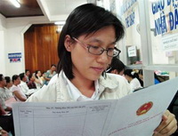 Lại rối tung giấy đỏ, giấy hồng!