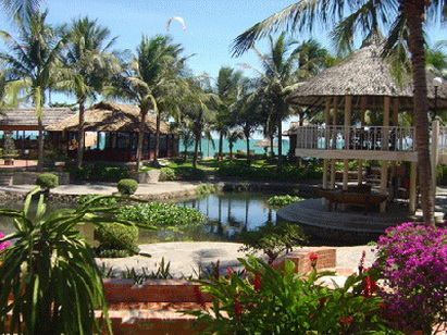 Resort… lấn biển 