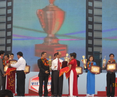 Hai Thành: Vinh danh cúp vàng thương hiệu Vietbuild 2010