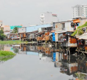 Di dời các hộ dân sống trên và ven kênh rạch thuộc địa bàn quận Bình Thạnh