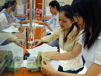 Ngân hàng bắt đầu siết cho vay bất động sản, chứng khoán