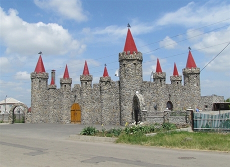 Lâu đài cổ tích có thật ở Ukraina