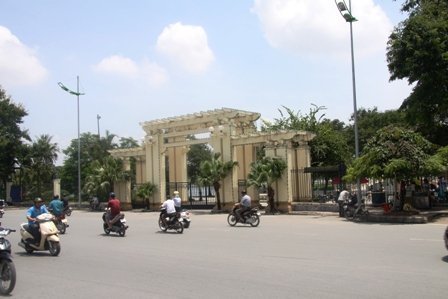 Không thiếu đất, sao Hà Nội nỡ cắt công viên