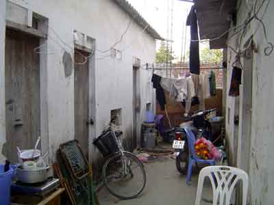 Gần 95% công nhân TPHCM ở nhà trọ