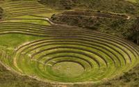 Kỳ bí ruộng bậc thang tròn Inca cổ đại