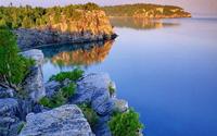 "Khe nứt Trái đất" biến thành hồ nước tuyệt đẹp