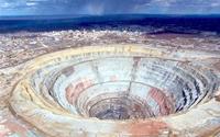 Thăm mỏ kim cương lớn nhất thế giới biết "hút" máy bay
