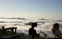Phiêu bồng giữa biển mây trên đỉnh Unkai Terrace