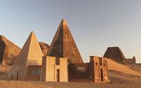 Những kim tự tháp tuyệt đẹp không nằm ở Ai Cập