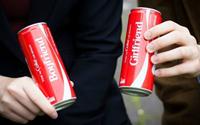 Coca-Cola “vớ bẫm” tại Mỹ nhờ chiến dịch in tên riêng lên nhãn