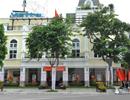Trung tâm văn hóa hồ Gươm đang bị “xẻ thịt”?