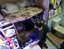 Dân nghèo chen chúc trong căn hộ siêu nhỏ tại khu xa hoa Hong Kong