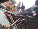 Đứt cáp cẩu toà nhà 33 tầng ở Hà Nội, vật liệu rơi xuyên thủng mái nhà điều hành, có người bị thương