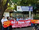 Cần Thơ: Người dân căng băng rôn đòi một công ty trả sổ đỏ